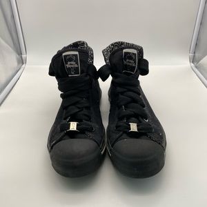 Pony Doggy Biscuitz - Size 9 - Snoop Dogg